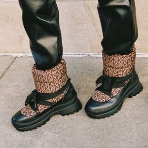 NEW $590 Mackage CONQUER Re-Stop monogram lined ankle snow boots 8.5